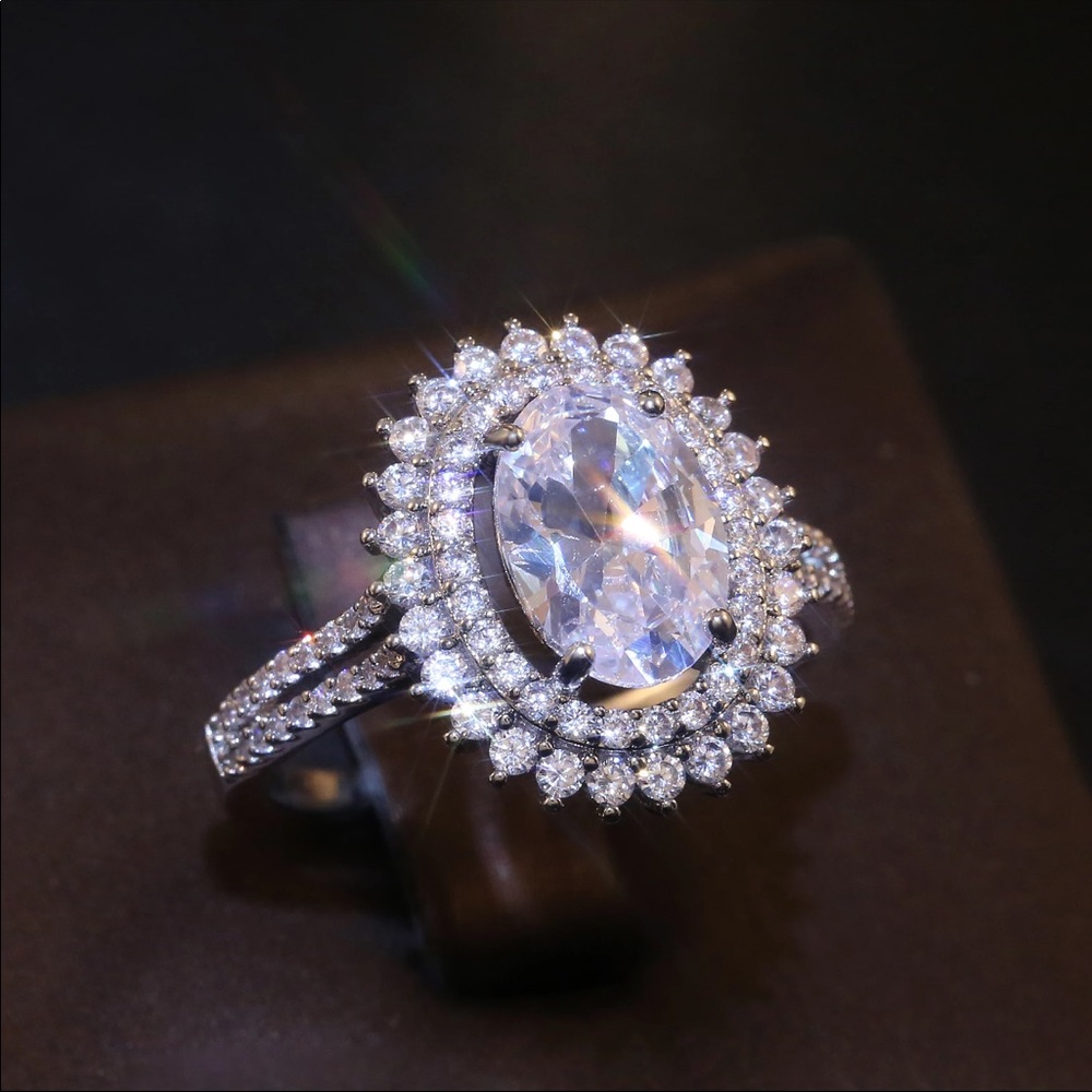 New Oval Cut Beautiful Diamond Women’s Ring - Picture 4 of 6